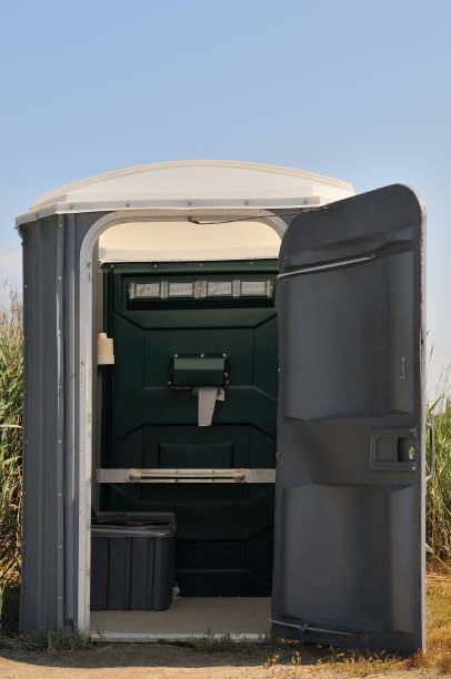Best Portable restroom trailer rental  in Glennville, GA